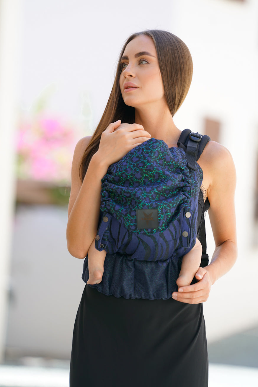 Перевернуть величественное материнство